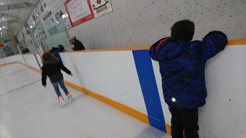 Ile des Chenes - Grande Pointe Arena | Rivard St, Ile des Chênes, MB R0A 0T0, Canada | Phone: (204) 878-3104