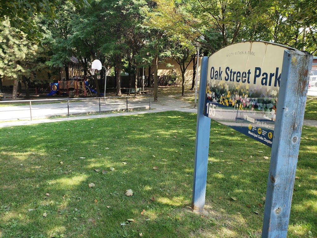 Oak Street Park | 165 River St, Toronto, ON M5A 4K6, Canada | Phone: (416) 338-4386