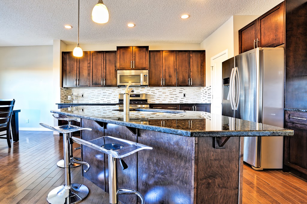 Okotoks REALTOR® - Samantha Clement | 1300 Village Ln #10, Okotoks, AB T1S 1Z6, Canada | Phone: (403) 605-7200