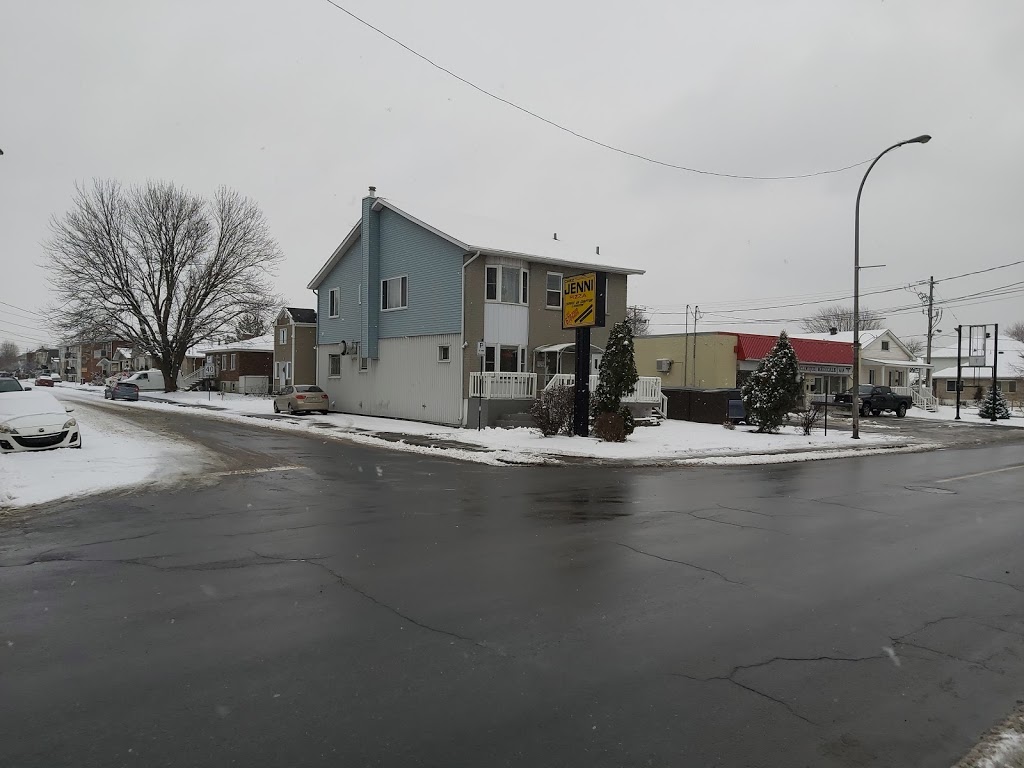 Jenni Pizzeria (Chez) | 3639 Grande Allée, Saint-Hubert, QC J4T 2V3, Canada | Phone: (450) 678-7030
