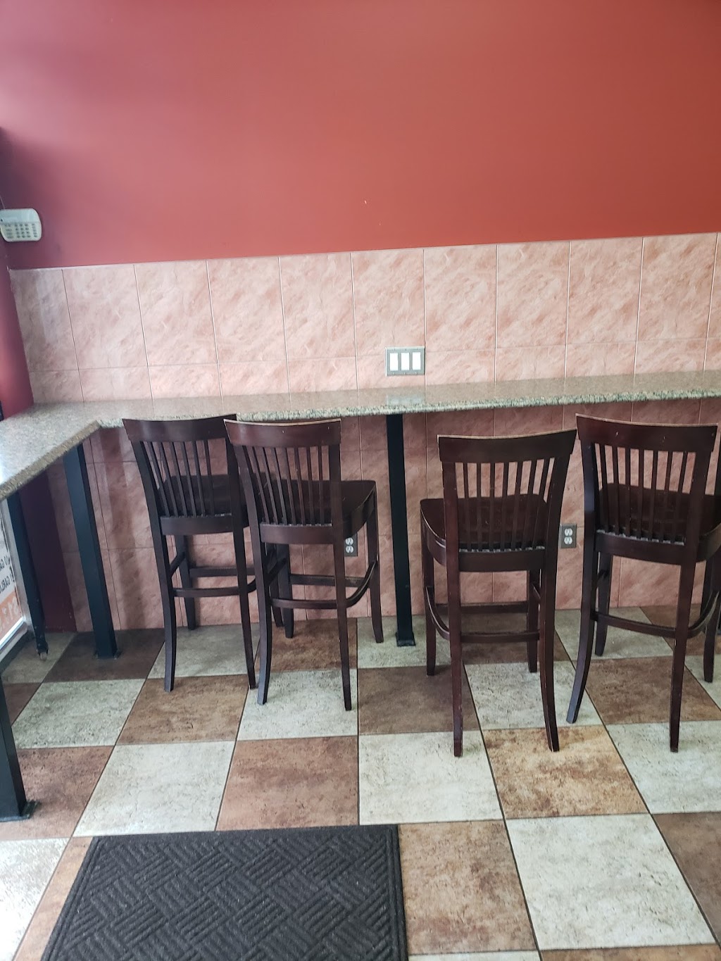 D-Plus Pizza | 150-8047 120 St, Delta, BC V4C 6P7, Canada | Phone: (604) 591-8081