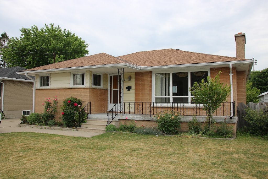 Robert Atkins - Right At Home Realty, Brokerage | 2592 Barcella Crescent, Mississauga, ON L5K 1E6, Canada | Phone: (416) 830-4133