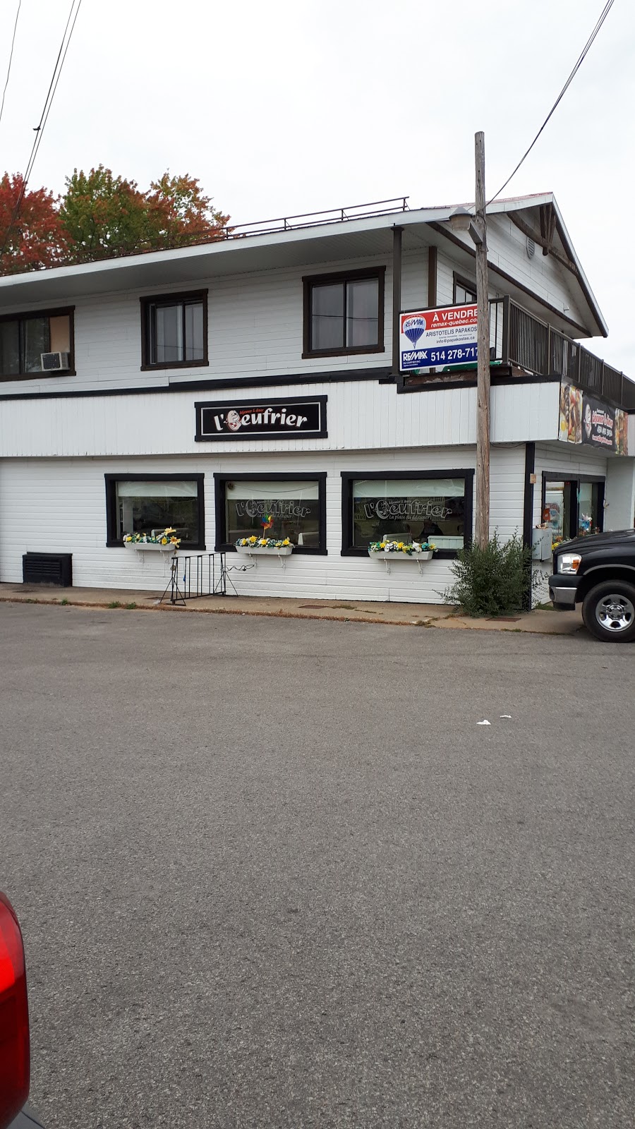 LOeufrier Deux-Montagnes | 1405 Chemin dOka, Deux-Montagnes, QC J7R 3W1, Canada | Phone: (450) 491-3030