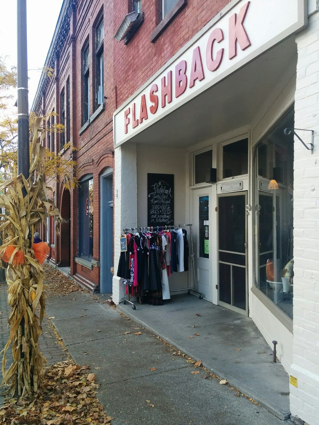 Flashback Vintage | 21 William St, Paris, ON N3L 1K9, Canada | Phone: (519) 442-1955