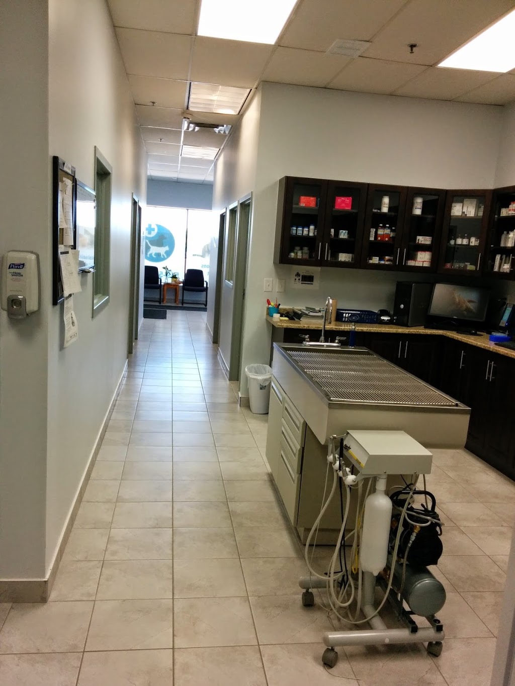 Strasburg Animal Hospital | 700 Strasburg Rd #12, Kitchener, ON N2E 2M3, Canada | Phone: (519) 569-8000