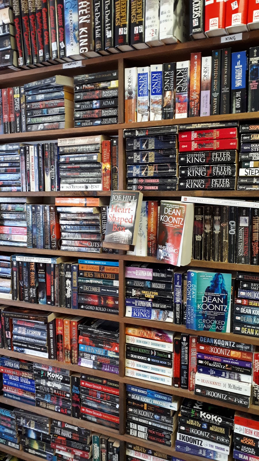 Arlies Books | 32 Market St N, Smiths Falls, ON K7A 2E6, Canada | Phone: (613) 283-0116
