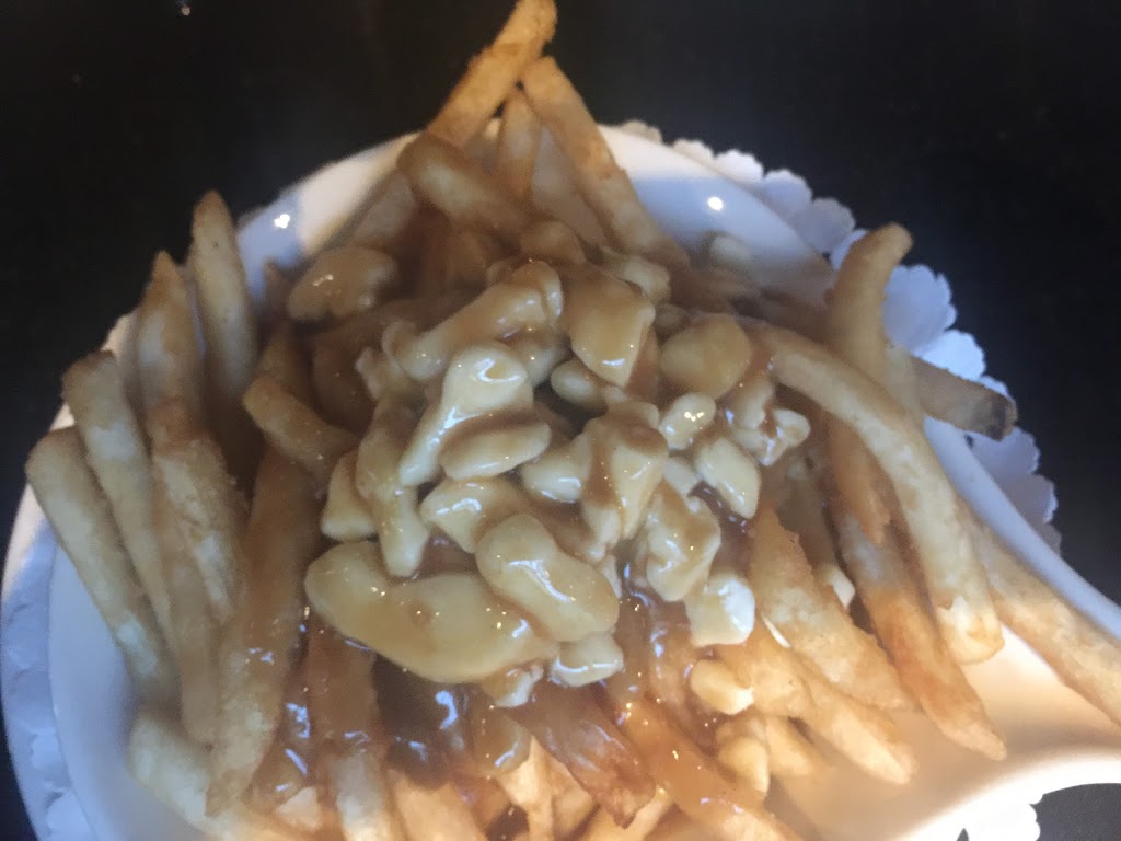 Le Tropik restaurant-bar | 6500 Chemin de la Côte-de-Liesse, Saint-Laurent, QC H4T 1E3, Canada | Phone: (514) 739-3391