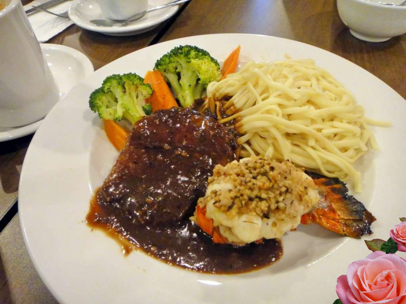Sun Tin Day Cafe | 5137 Victoria Dr, Vancouver, BC V5P 3V1, Canada | Phone: (604) 336-6168