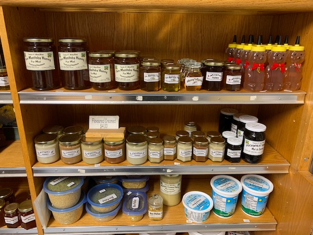 Honey-Glo Apiaries | 38019 Cedar Lake Rd, Anola, MB R5L 0A4, Canada | Phone: (204) 866-2245