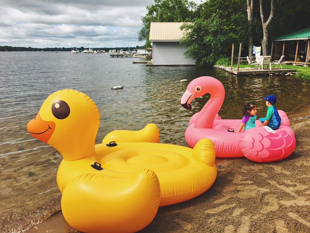 Ambleside Cottage Resort | 322 Front St W, Bobcaygeon, ON K0M 1A0, Canada | Phone: (705) 738-2955