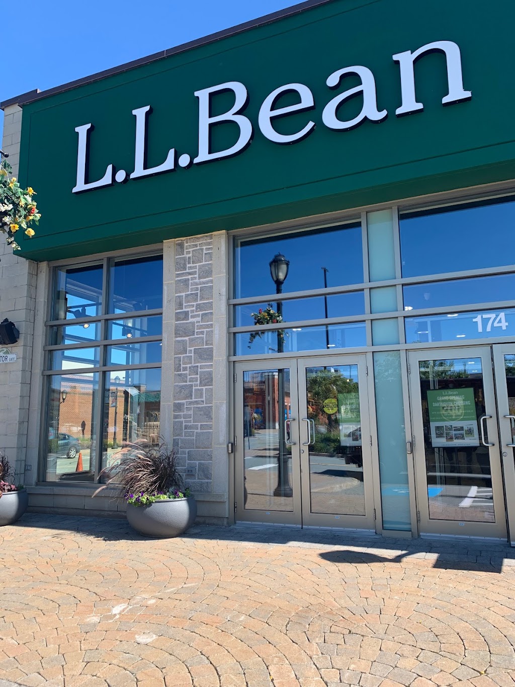 L.L.Bean | Dartmouth Crossing, 174 Hector Gate, Dartmouth, NS B3B 0C6, Canada | Phone: (902) 493-3489