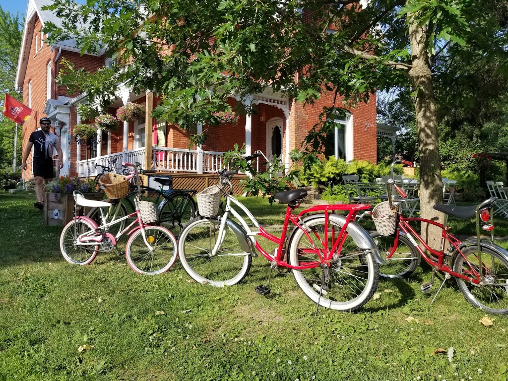 LAuberge Lys & Chardon | 42 Rue de lÉglise, Saint-Placide, QC J0V 2B0, Canada | Phone: (450) 258-0202