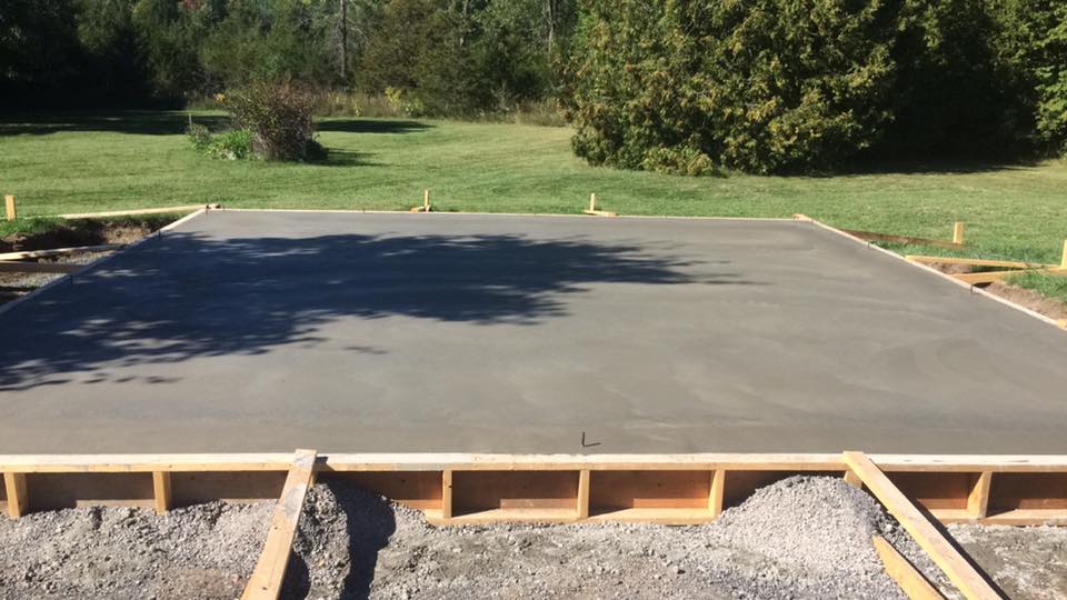 R&R Custom Concrete Inc. | 1839 Camden Rd, Greater Napanee, ON K7R 3L2, Canada | Phone: (613) 583-0112