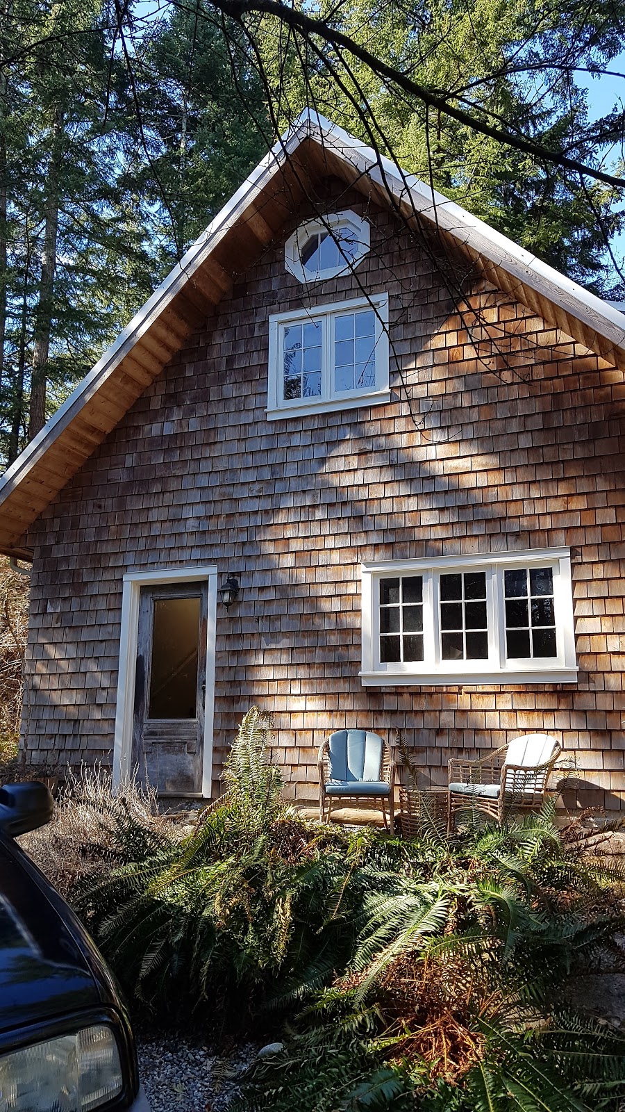 Perrywinkle Cottage | 692 Cedar Dr, Quathiaski Cove, BC V0P 1N0, Canada | Phone: (250) 285-3664