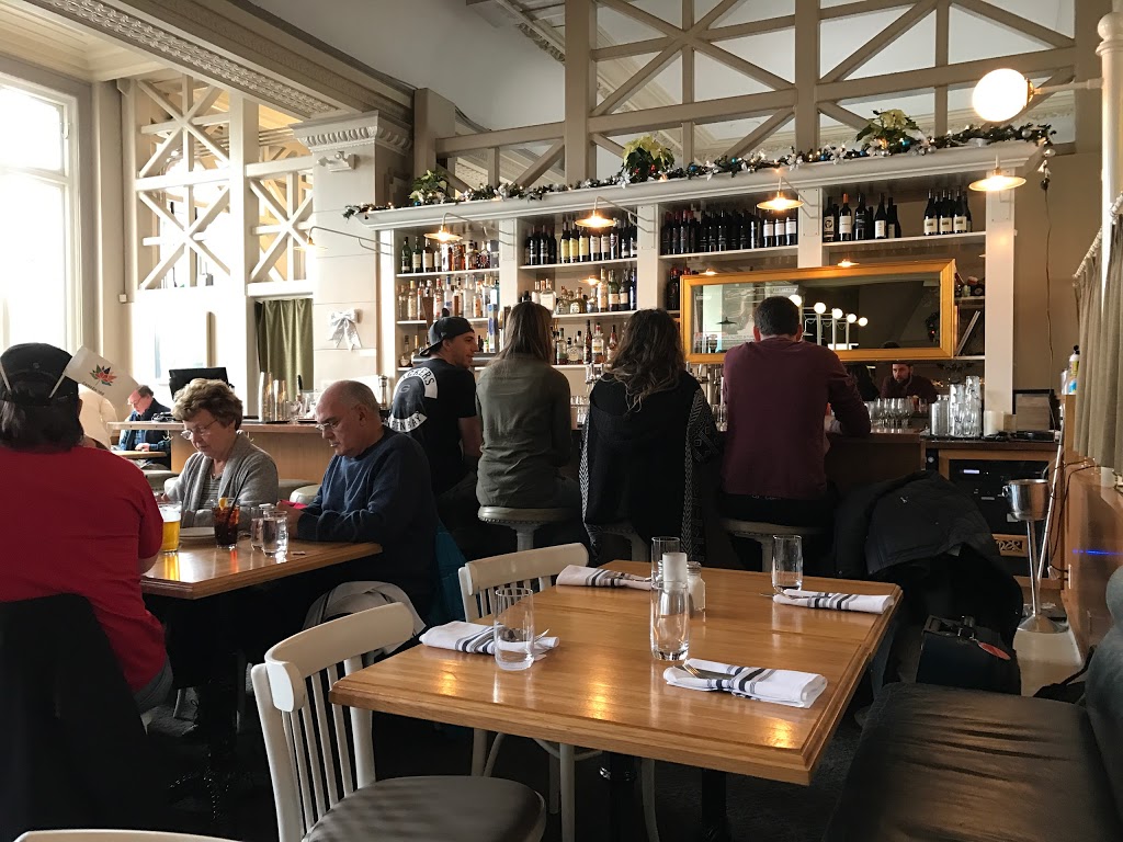 Steamship Grill & Bar | 470 Belleville St, Victoria, BC V8E 1W9, Canada | Phone: (778) 433-6736