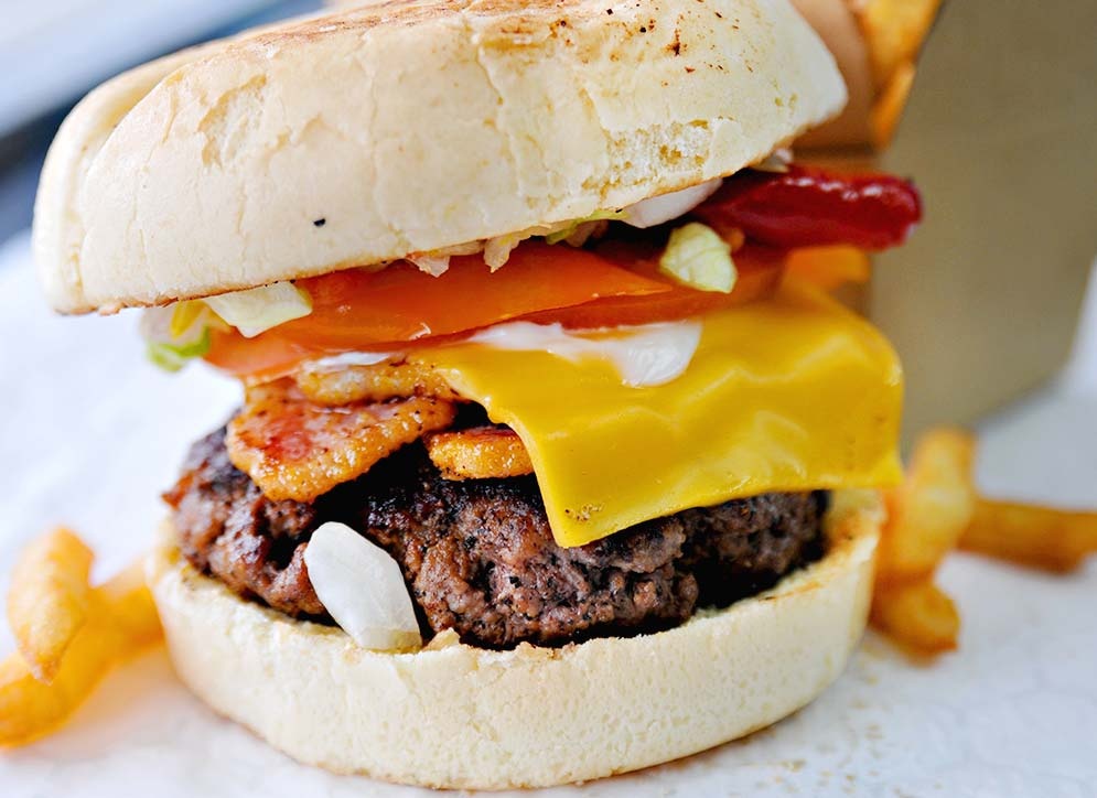 The 6 Burger Bar | 3 Chelwood Rd, Scarborough, ON M1K 2K5, Canada | Phone: (647) 347-8436
