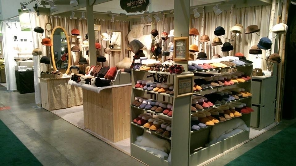Lanark Sheepskin | 140 George St, Lanark, ON K0G 1K0, Canada | Phone: (613) 259-2489