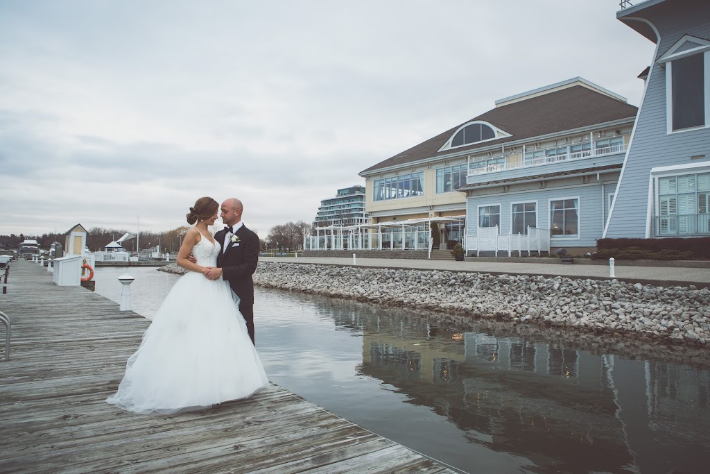 Alexandra Jakubowska Wedding Photography | 399 Old Brock Rd, Dundas, ON L9H 5J1, Canada | Phone: (647) 639-1568