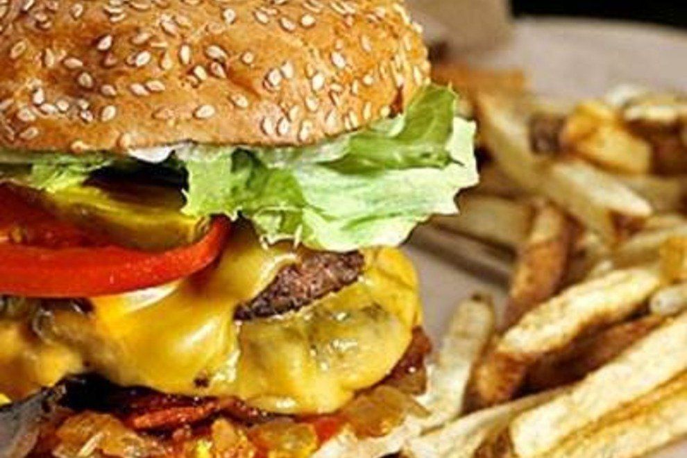 Five Guys | 1807 Stone Church Rd E, Stoney Creek, ON L8J 0B4, Canada | Phone: (905) 561-2223