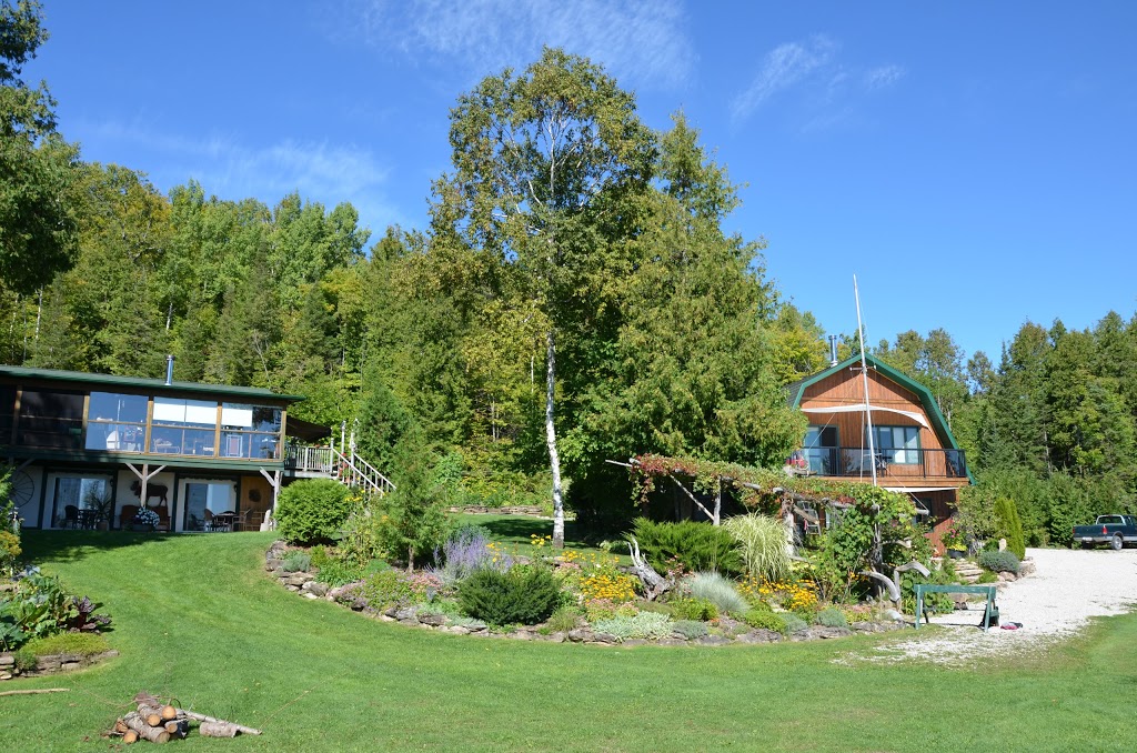 Green Bay Lodge | 322 Cosby Subdivision Rd, Mindemoya, ON P0P 1S0, Canada | Phone: (705) 368-2848