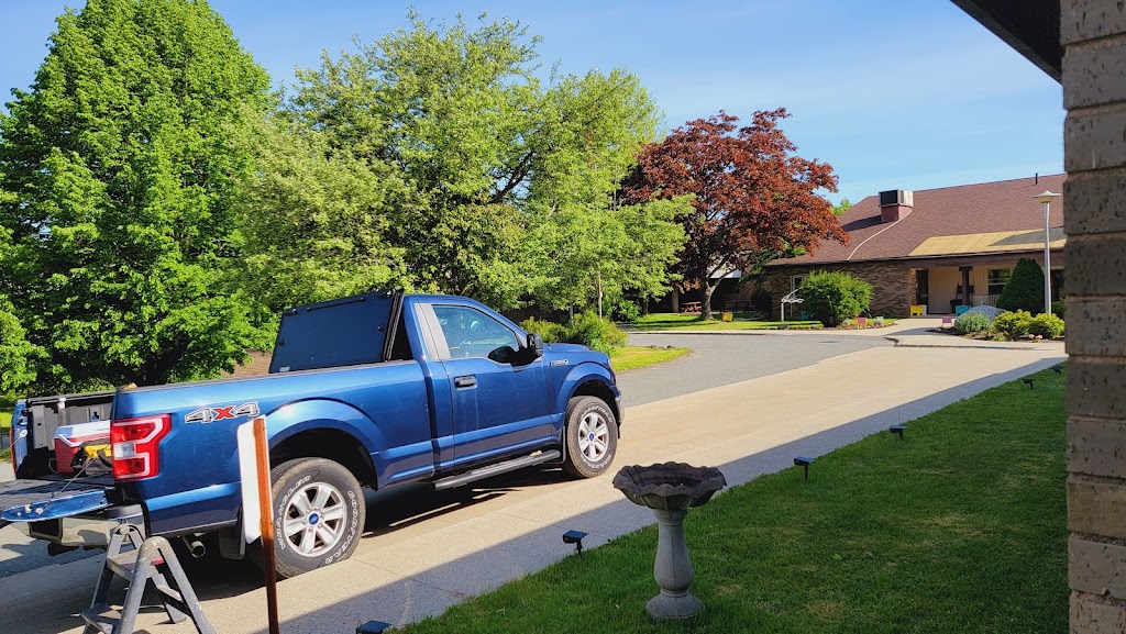 Roseway Manor Inc | 1604 Lake Rd, Shelburne, NS B0T 1W0, Canada | Phone: (902) 875-4707