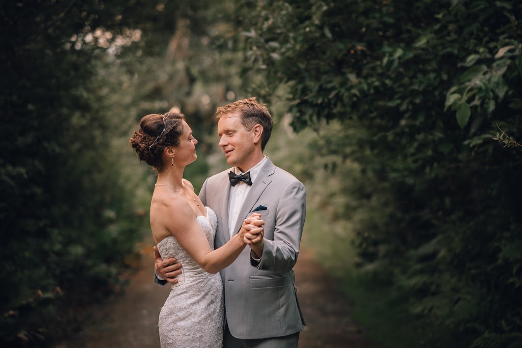 Red Cedar Photography | 8520 W Coast Rd, Sooke, BC V9Z 1H2, Canada | Phone: (250) 507-0787