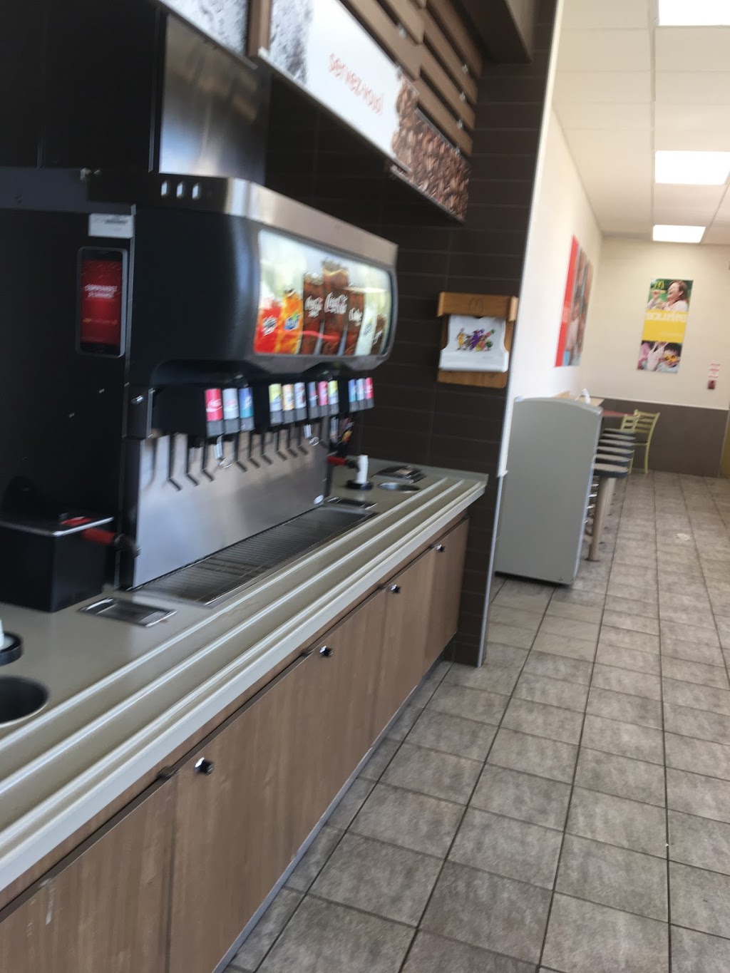McDonalds | 3050 Autoroute Félix-Leclerc, Vaudreuil-Dorion, QC J7V 0H1, Canada | Phone: (450) 424-4059