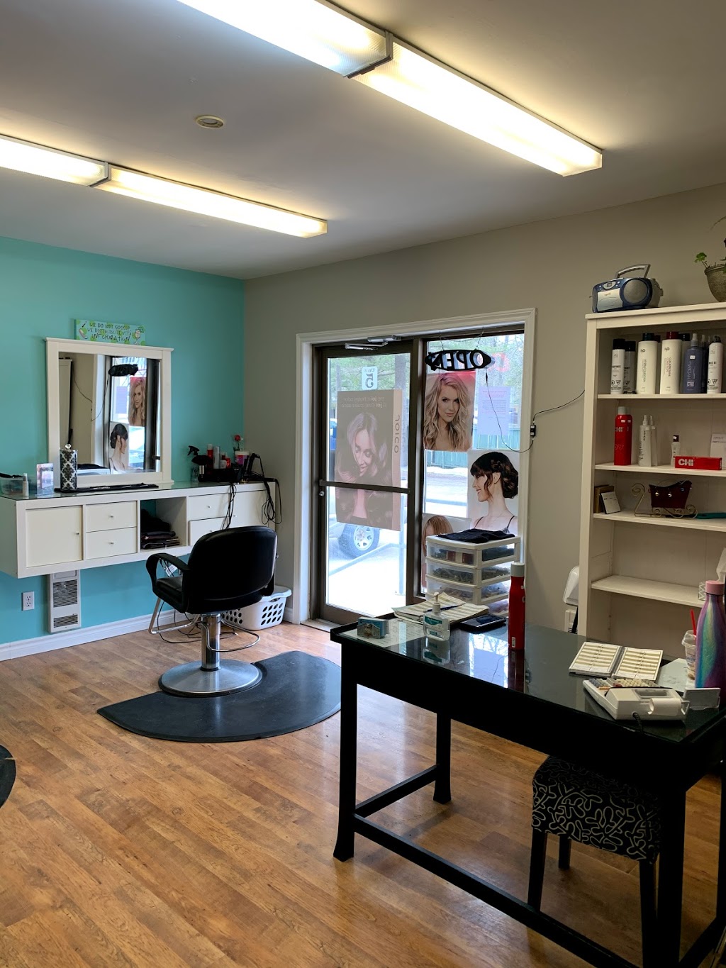 Beauty Brush Hair Salon | 1383 Mosley St, Wasaga Beach, ON L9Z 2C5, Canada | Phone: (705) 429-0001