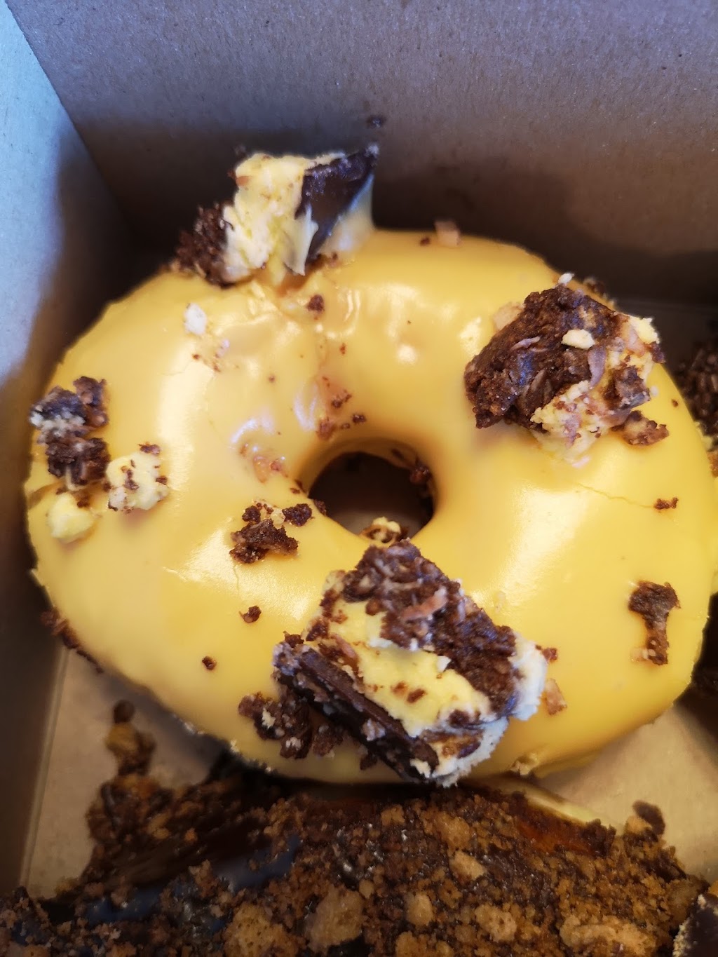 Billy Gs Doughnut Shop | 2310 Alberni Hwy, Coombs, BC V0R 1M0, Canada | Phone: (250) 248-6272