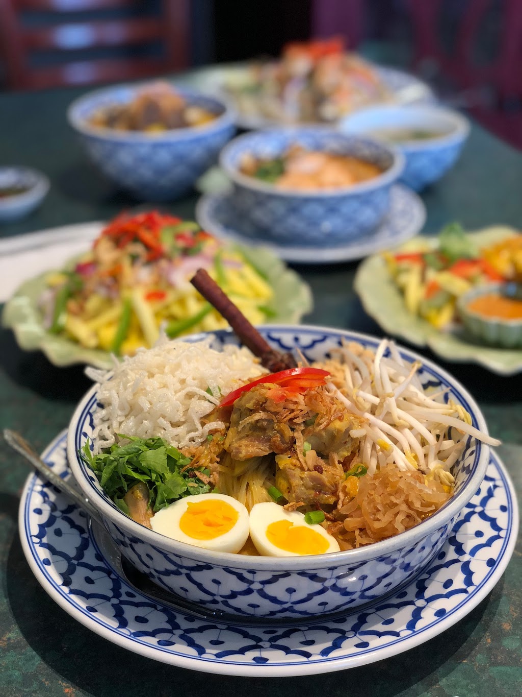 Khao Gaeng | 3583 Lake Shore Blvd W, Etobicoke, ON M8W 1P5, Canada | Phone: (647) 343-8019