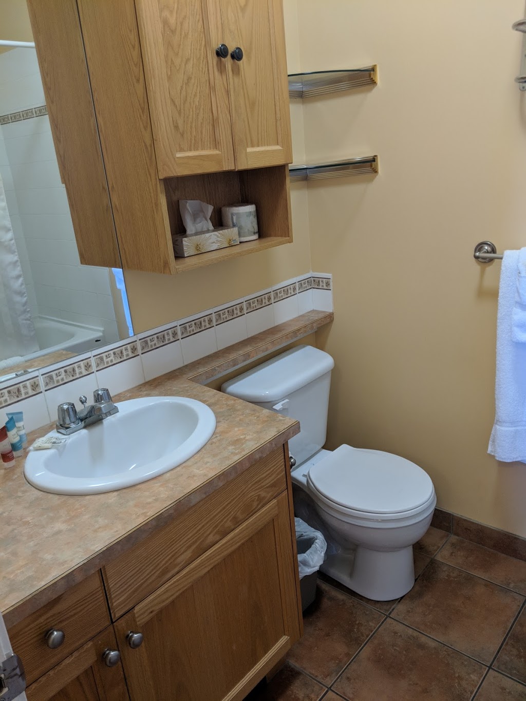 Desert Surfside Waterfront Accommodations | 7310 Main St, Osoyoos, BC V0H 1V0, Canada | Phone: (877) 495-2228