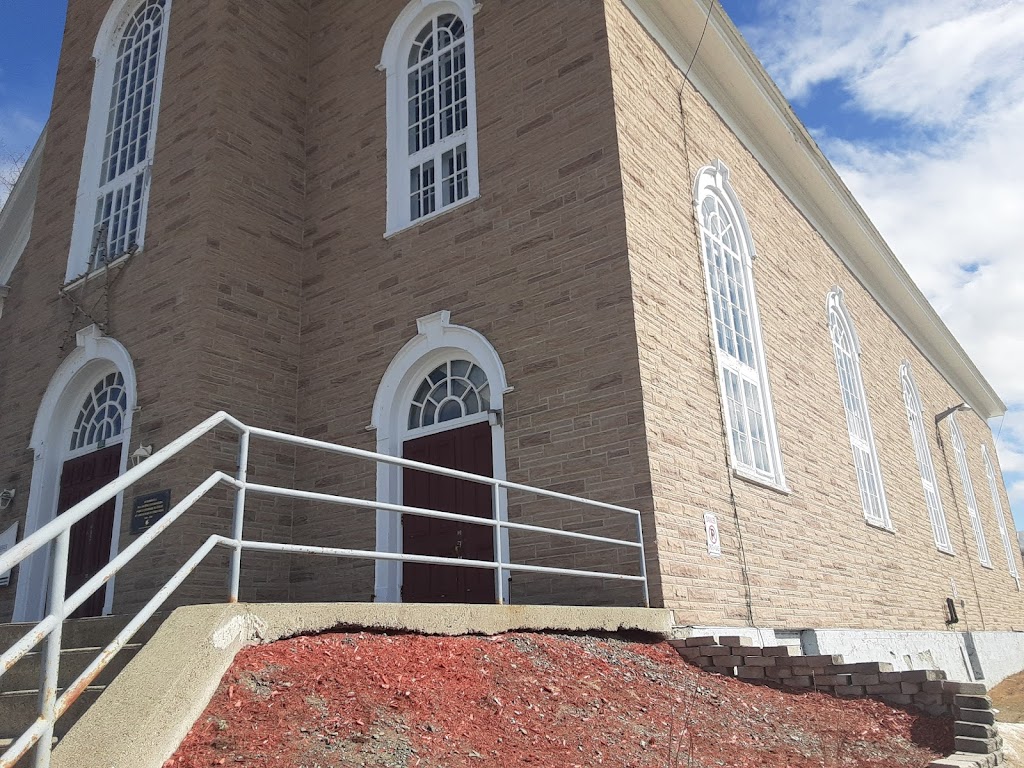 Église Saint-Honoré | 102 Rue Principale, Saint-Honoré-de-Témiscouata, QC G0L 3K0, Canada | Phone: (418) 497-3941