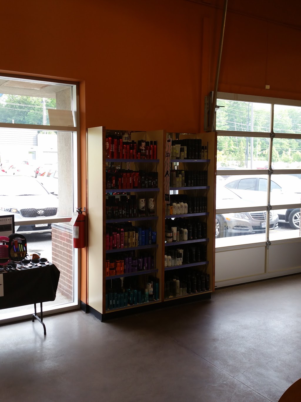 Chatters Hair Salon | 454 Bayfield St h1, Barrie, ON L4M 5A2, Canada | Phone: (705) 727-0555