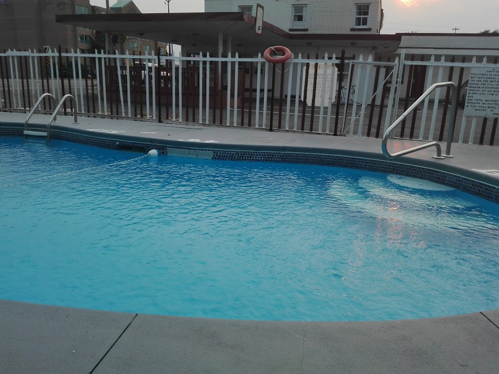 Niagara Inn & Suites | 7225 Lundys Ln, Niagara Falls, ON L2G 1W3, Canada | Phone: (905) 354-0281