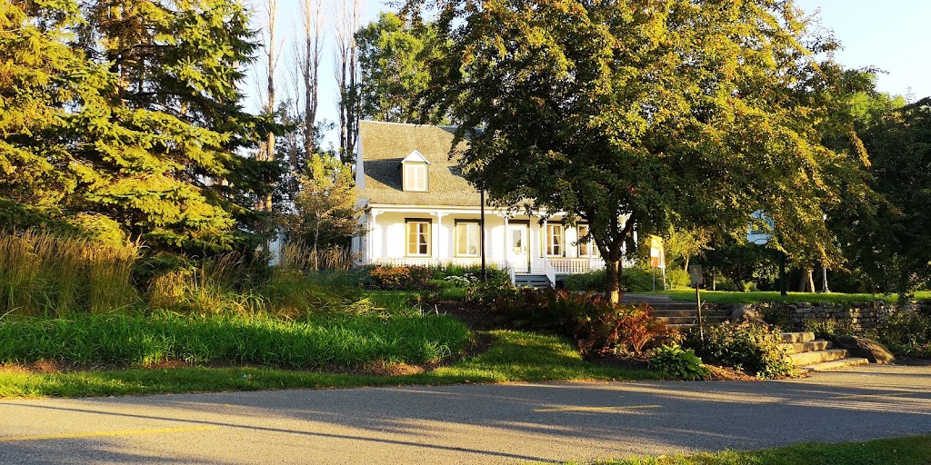 Maison Dorion-Coulombe | 332 Rue Domagaya, Québec, QC G1L 5B1, Canada | Phone: (418) 691-4710