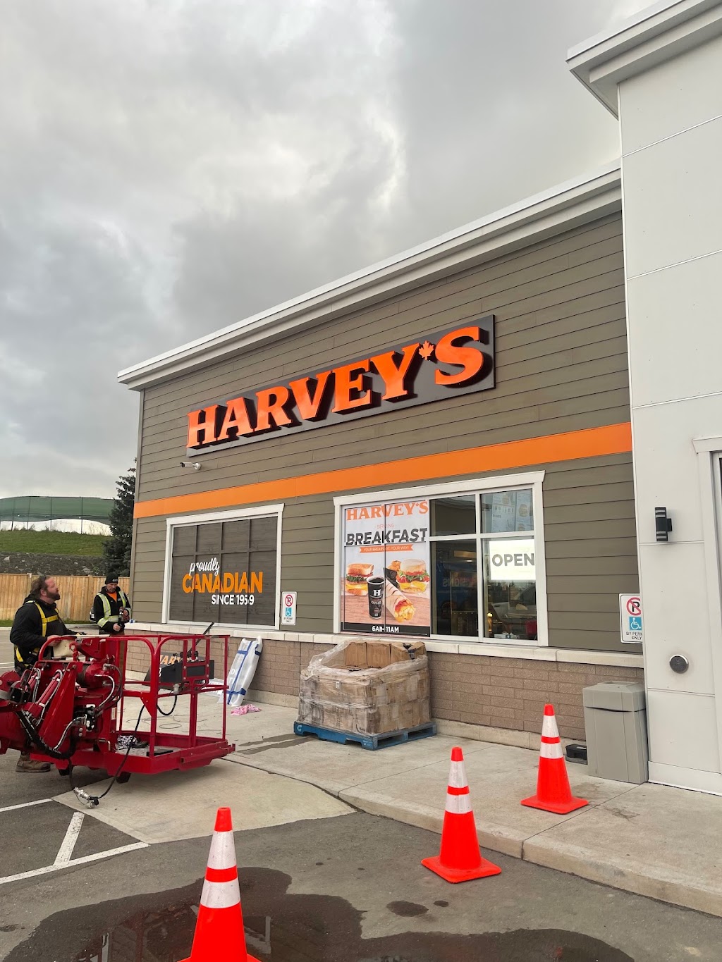 Harveys | 3 Green Mountain Rd W, Hamilton, ON L8J 2V5, Canada | Phone: (365) 218-0060