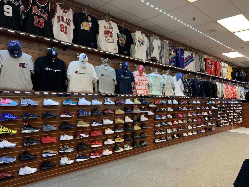 Five star fashion | 2211 Niagara St, Buffalo, NY 14207, USA | Phone: (716) 995-6039