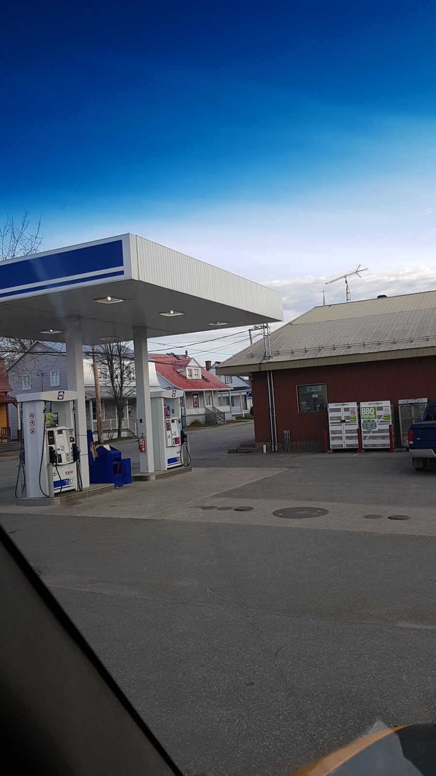 Marché dalimentation Du Sablon | 231 Rue Principale, Saint-Alban, QC G0A 3B0, Canada | Phone: (418) 268-3228