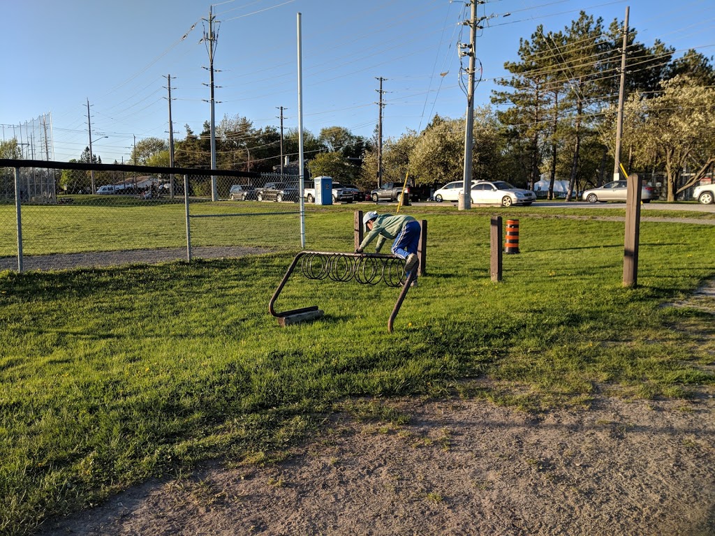 Tauvette Park | 2436 Innes Rd, Gloucester, ON K1B 3A1, Canada | Phone: (613) 222-2222