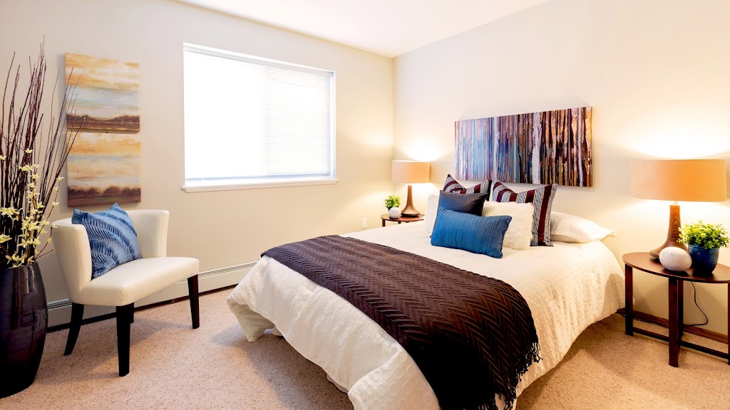 Creekside Terrace - Broadstreet Properties Ltd. | 200 Burning Glass Rd, Winnipeg, MB R3X 0H3, Canada | Phone: (866) 736-8515