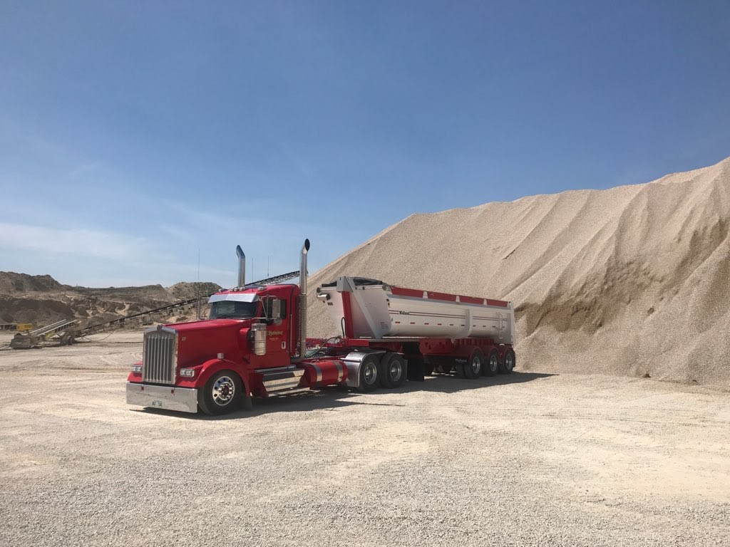 A. Nederhoed Transport Ltd. | 667 Gunn Rd, Oakbank, MB R0E 1J0, Canada | Phone: (204) 224-2671