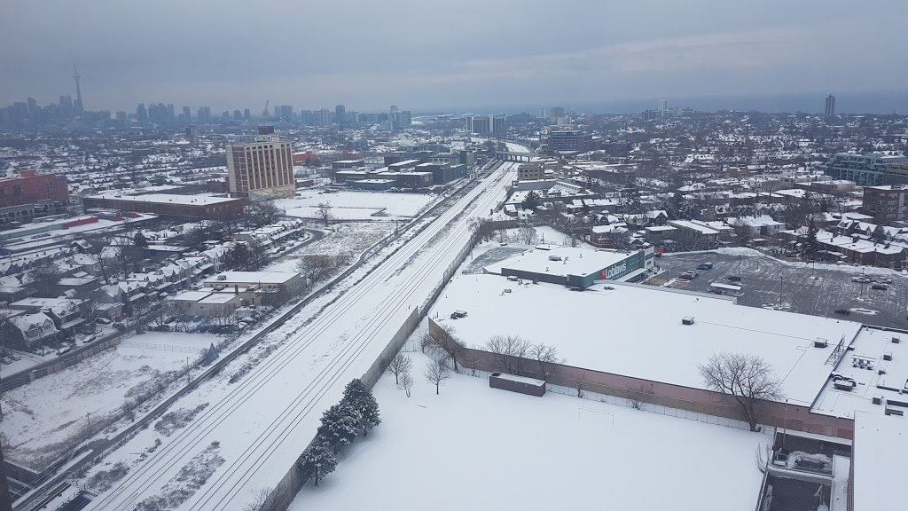 The Crossways | 2340 Dundas St W, Toronto, ON M6P 4A9, Canada | Phone: (416) 532-3331