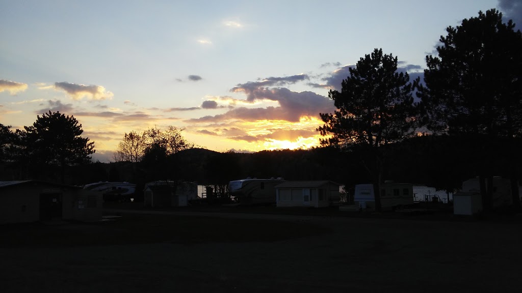 Camping Municipal et Marina St-Roch-de-Mékinac | 501 Ducharme, Saint-Roch-de-Mékinac, QC G0X 2E0, Canada | Phone: (819) 646-5500