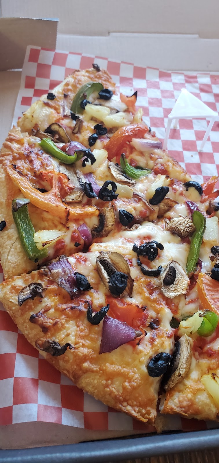 Pizza Hausle and Broaster Chicken | 11154 11th St NE #150, Calgary, AB T3K 2R5, Canada | Phone: (587) 230-0786