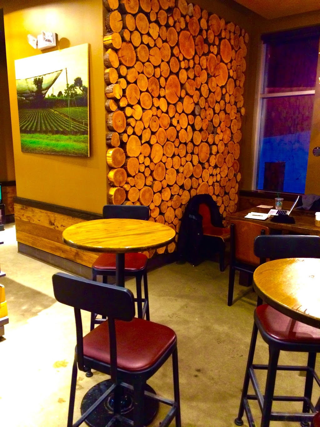 Factoreries Tremblant | 2555 Rue De LAulnaie, Mont-Tremblant, QC J8E 0E5, Canada | Phone: (514) 354-5920