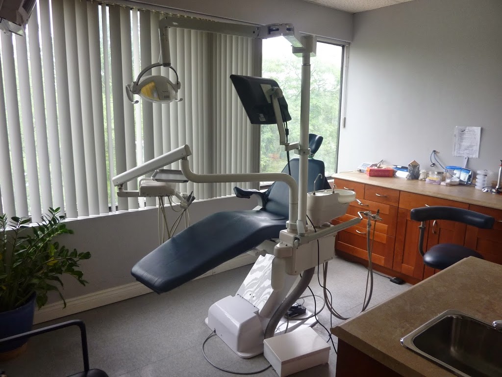Etobicoke Dental Walk-In | 222 Dixon Rd #206, Etobicoke, ON M9P 3S5, Canada | Phone: (416) 242-6661