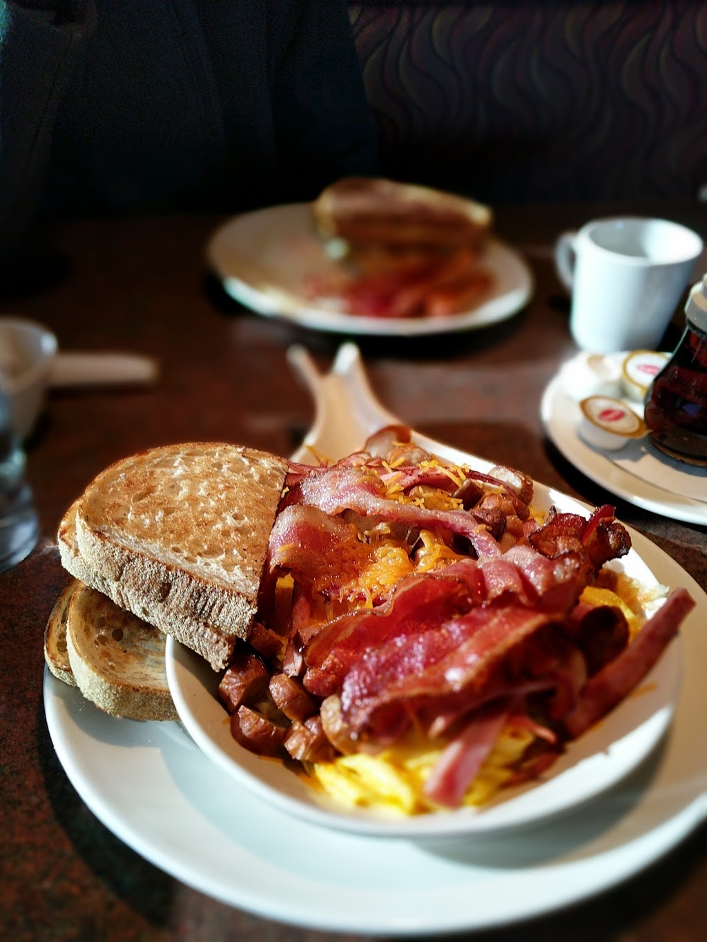 Smittys Family Restaurant | 2835 Pembina Hwy, Winnipeg, MB R3T 4Z8, Canada | Phone: (204) 261-9614