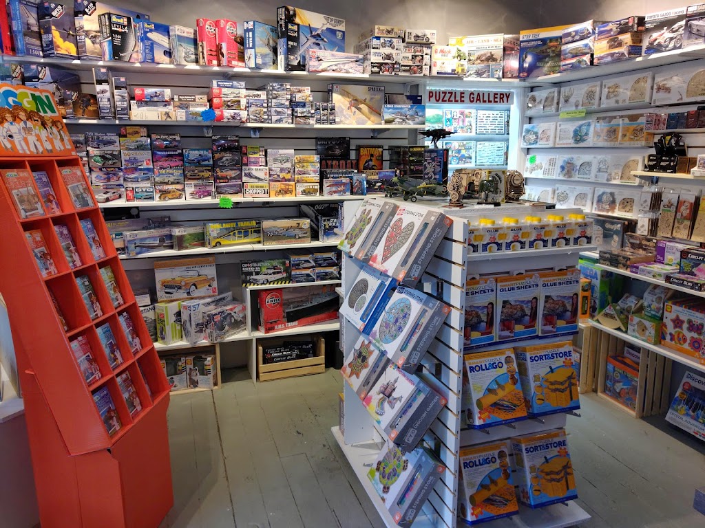 Puzzles & Pastimes Hobby Shop | 18 Coldwater Rd, Coldwater, ON L0K 1E0, Canada | Phone: (705) 717-3462