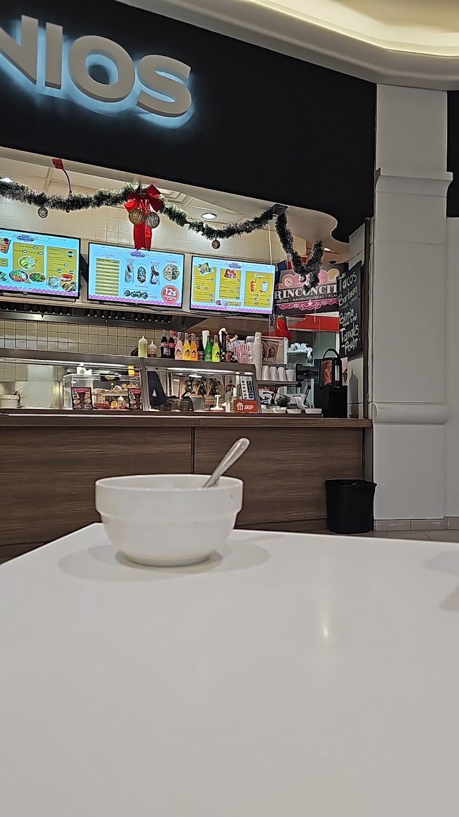 El Rinconcito - Laval | 3100 Blvd. de la Concorde E, Laval, QC H7E 2B8, Canada | Phone: (514) 622-7796