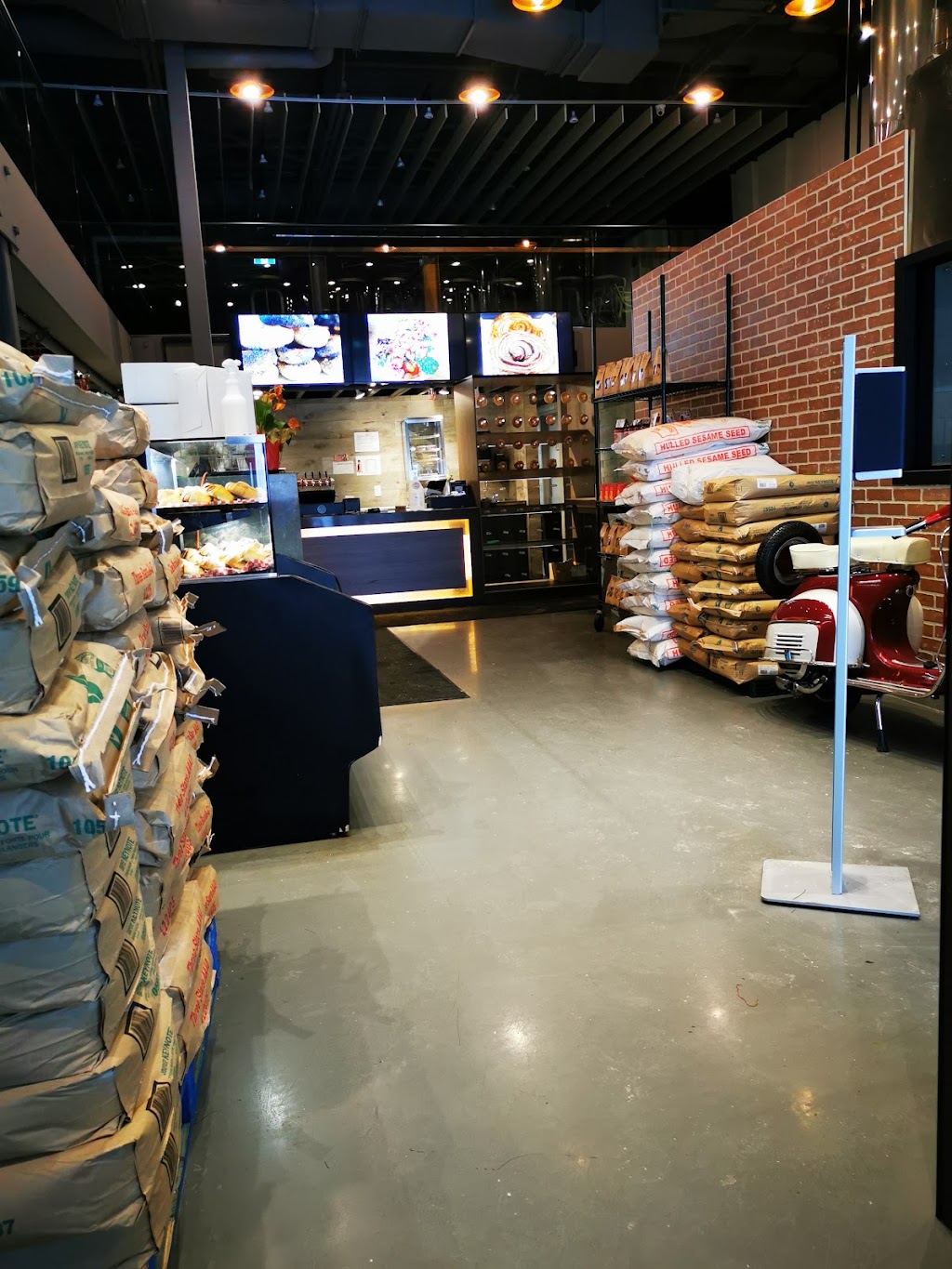 La Vie Est Belle . Vaudreuil Bagel | 3052 Bd de la Gare, Vaudreuil-Dorion, QC J7V 0H1, Canada | Phone: (450) 424-5400